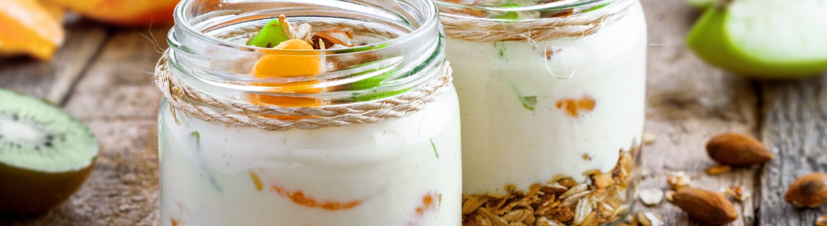 Apfelquarkcreme mit Mandarine, Kiwi und Granola