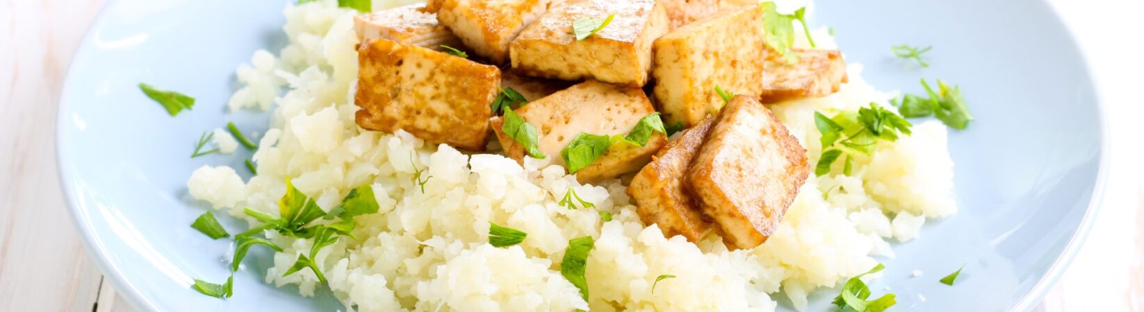 Blumenkohlpüree mit mariniertem Tofu