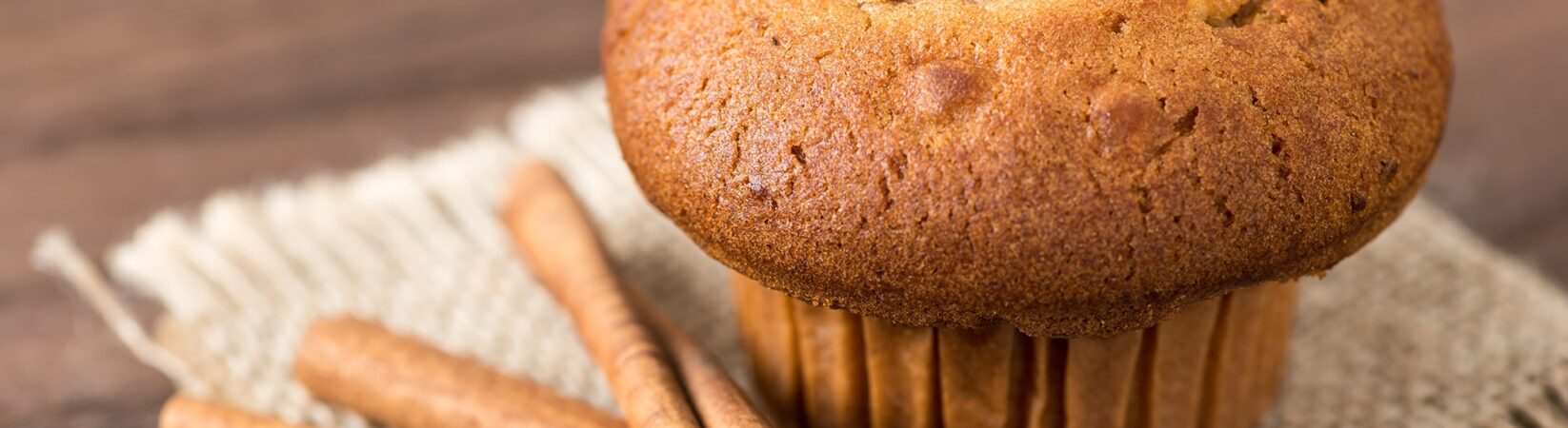 Apfel-Zimt-Muffins mit Datteln