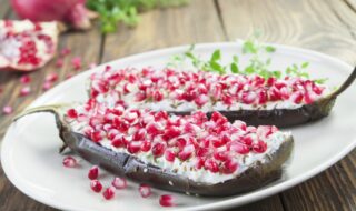 Aubergine mit Granatapfel