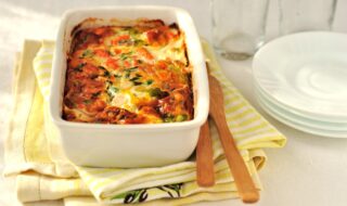 Auflauf mit Soja-Hackfleisch, Kartoffeln, Paprika und Lauch Auflauf mit Soja-Hackfleisch, Kartoffeln, Paprika und Lauch