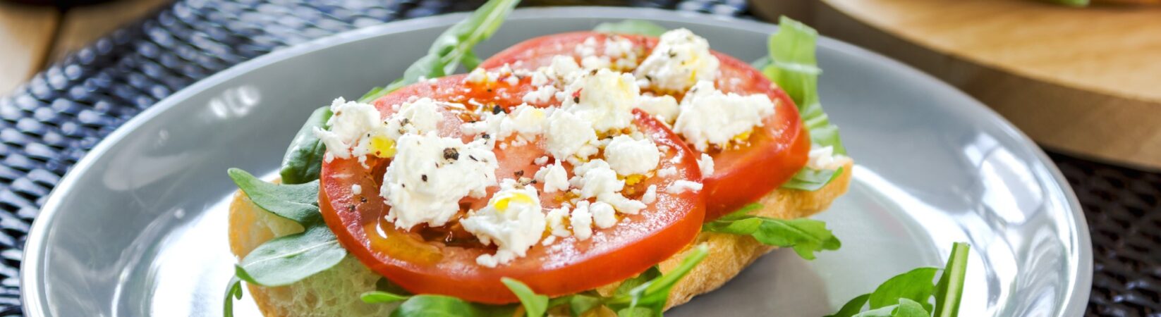 Baguette mit Tomaten und Feta