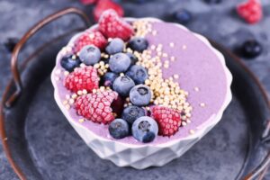 Himbeer-Blaubeer-Bowl