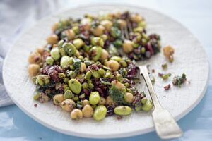 Bohnengemüse mit Wirsing und Currycreme