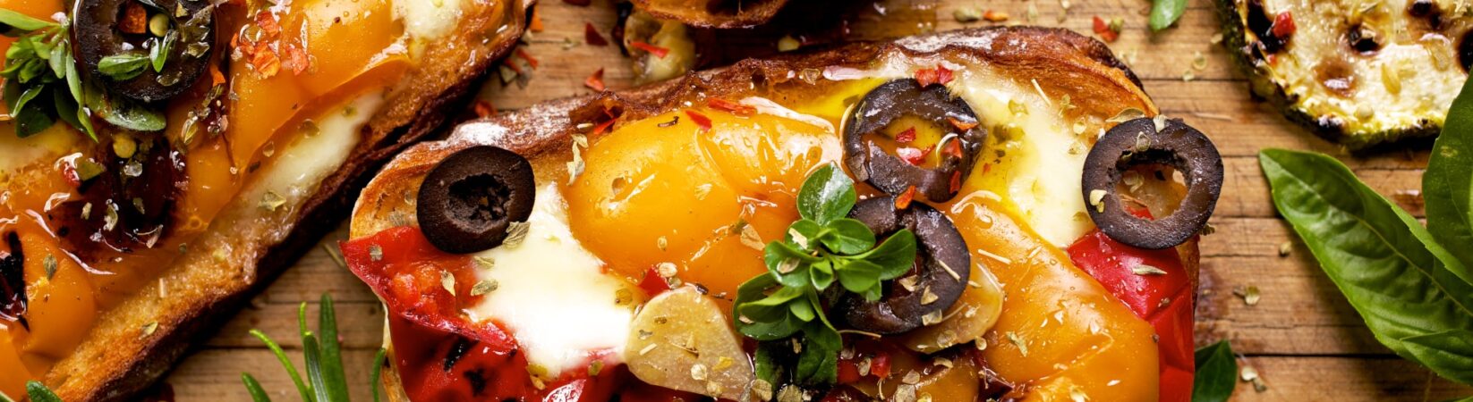 Bruschetta mit gegrillter Paprika und Mozzarella