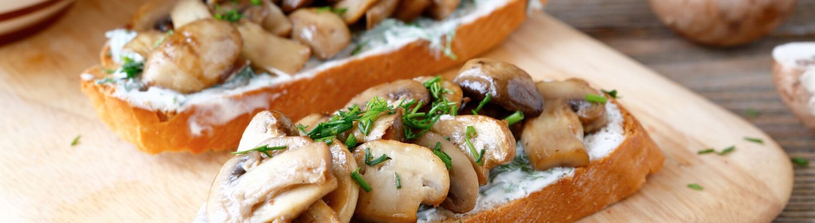 Champignon-Bruschetta mit Kräuterquark