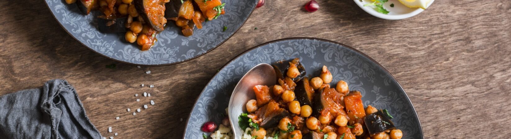 Bulgur mit Kichererbsen und Aubergine