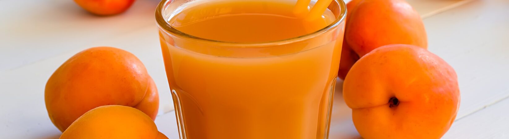 Smoothie mit Aprikose und Orange