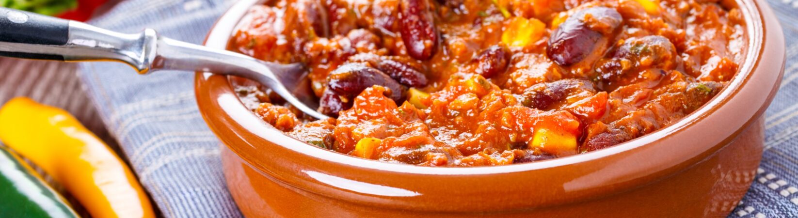 Schnelles Chili con Carne mit Mais und Kidneybohnen