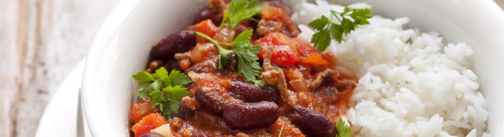 Chili mit Sojahack und Reis