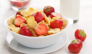 Cornflakes mit Erdbeeren Cornflakes mit Erdbeeren