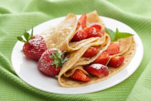 Crêpes mit Frischkäse und Erdbeeren