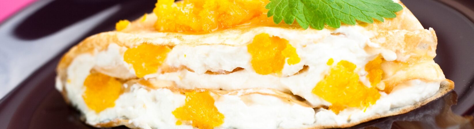 Crêpe mit Quarkcreme und Orange