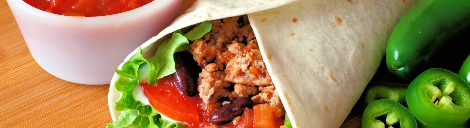 Wrap mit Hühnchen, Paprika, Tomate und Kidneybohnen