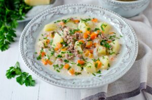 Eintopf mit Soja-Hackfleisch, Kartoffeln und Möhren