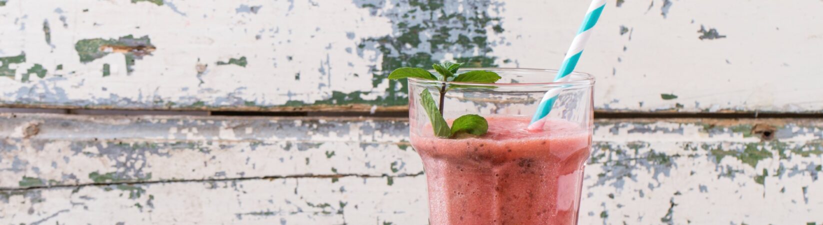 Joghurt-Shake mit Erdbeeren