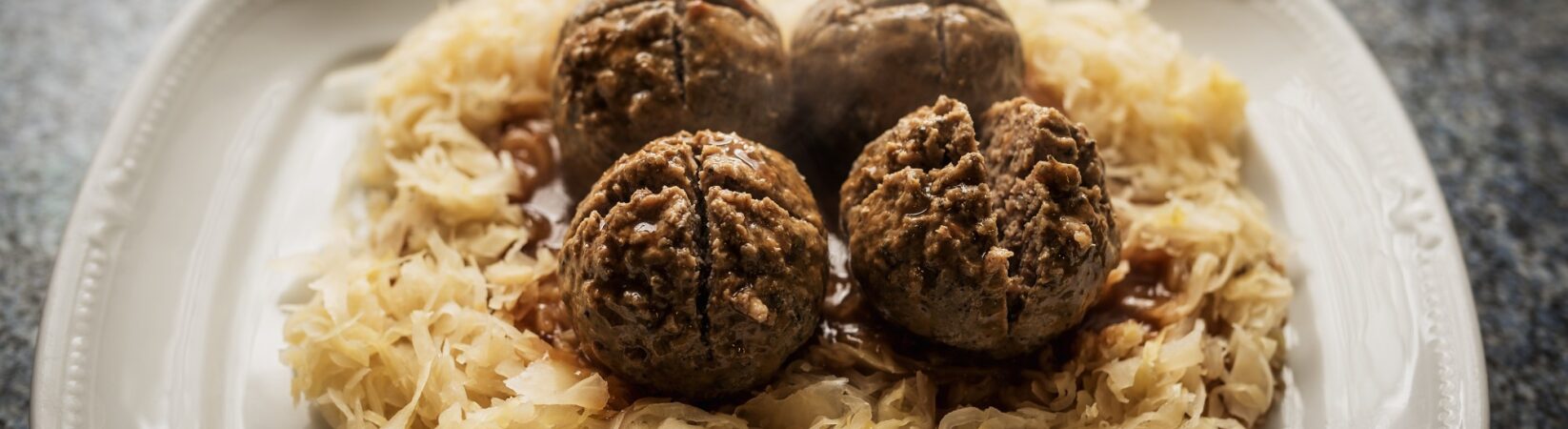 Fleischknödel mit Sauerkraut