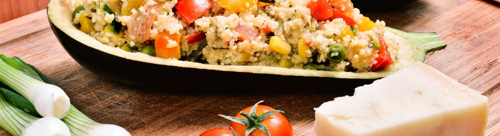 Gefüllte Auberginenschiffchen mit Couscous und Gemüse