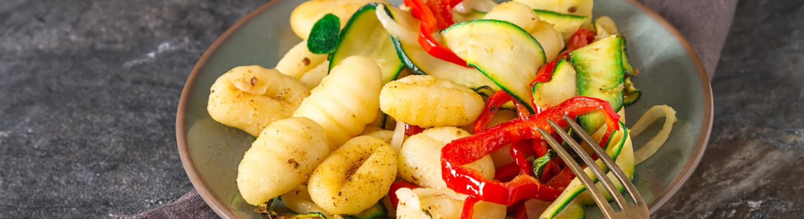 Gnocchi mit Paprika und Zucchini