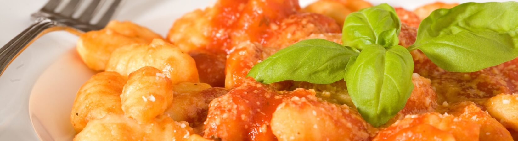 Gnocchi mit Tomatensauce und Parmesan