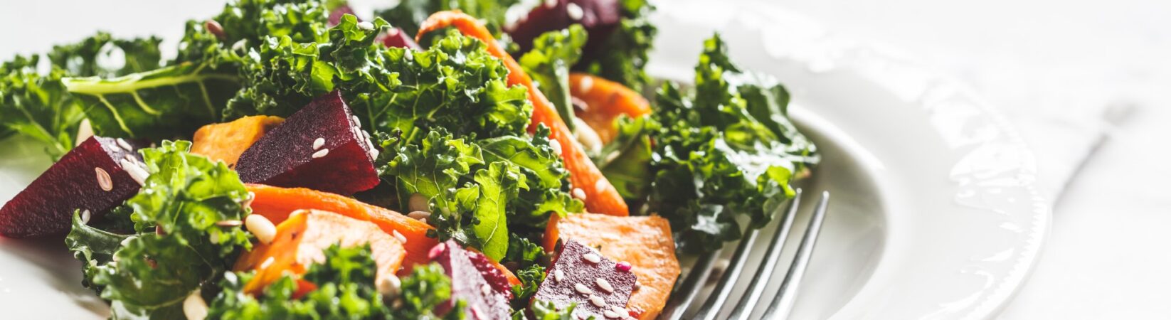 Grünkohlsalat mit Rote Bete und Süßkartoffel