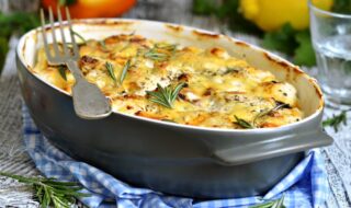 Hähnchen-Auflauf mit Fenchel und Gemüse Hähnchen-Auflauf mit Fenchel und Gemüse
