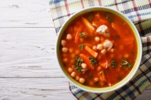 Hähnchen-Curry mit Kichererbsen, Blumenkohl und Möhren