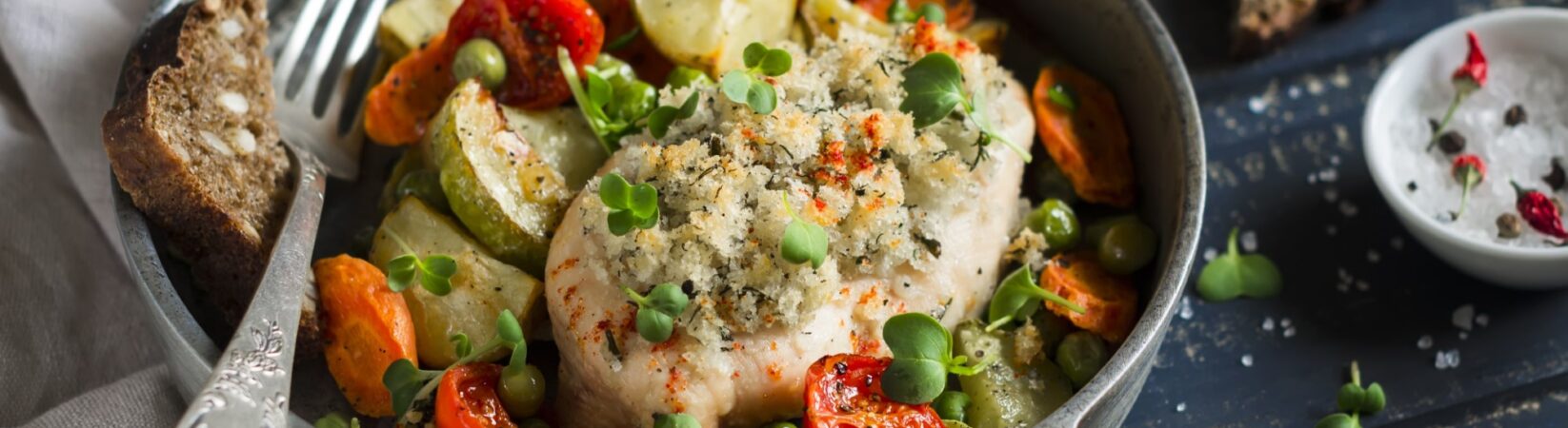 Hähnchenbrust mit Kartoffeln, Möhren, Tomaten und Parmesan