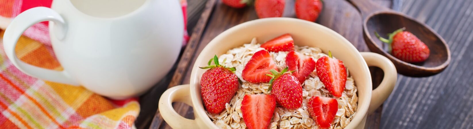 Haferflocken mit Erdbeeren