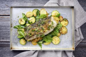 Kabeljau mit Senfkruste, Zucchini und Kartoffeln