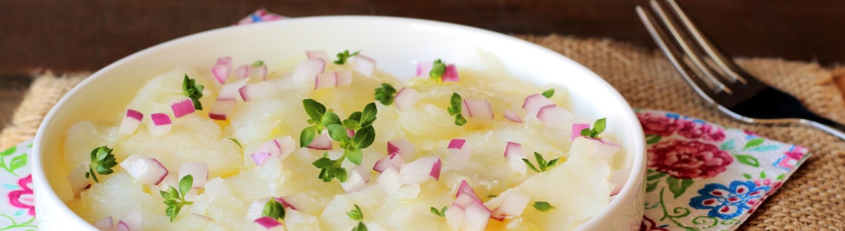 Kabeljausalat mit Gurkensalat