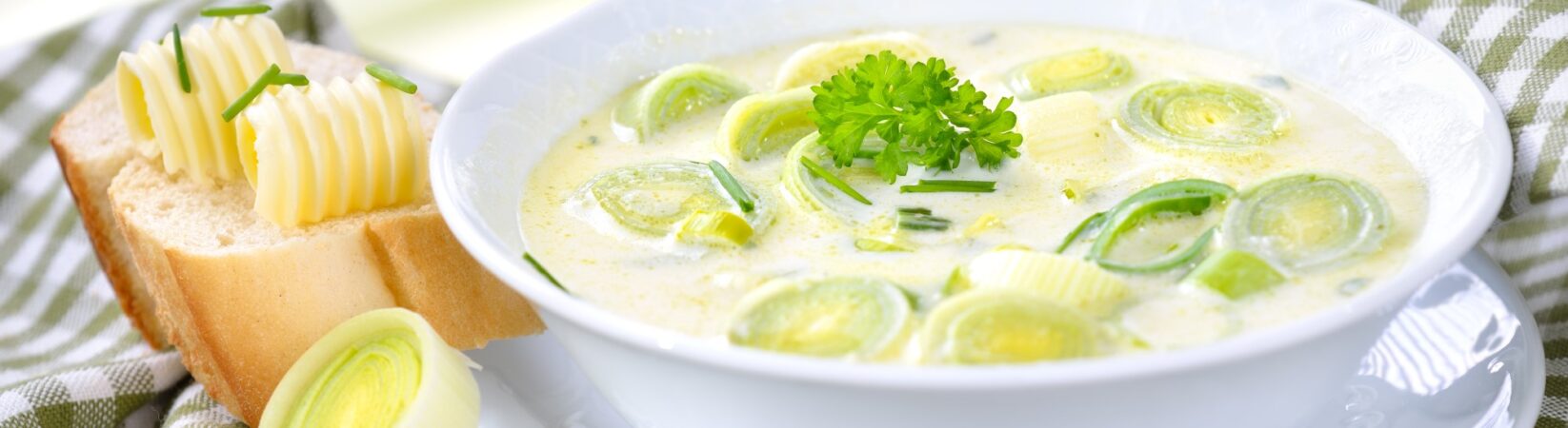 Käsesuppe mit Lauch und Petersilie