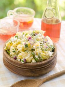 Kartoffelsalat mit Schalotte und Frühlingszwiebel