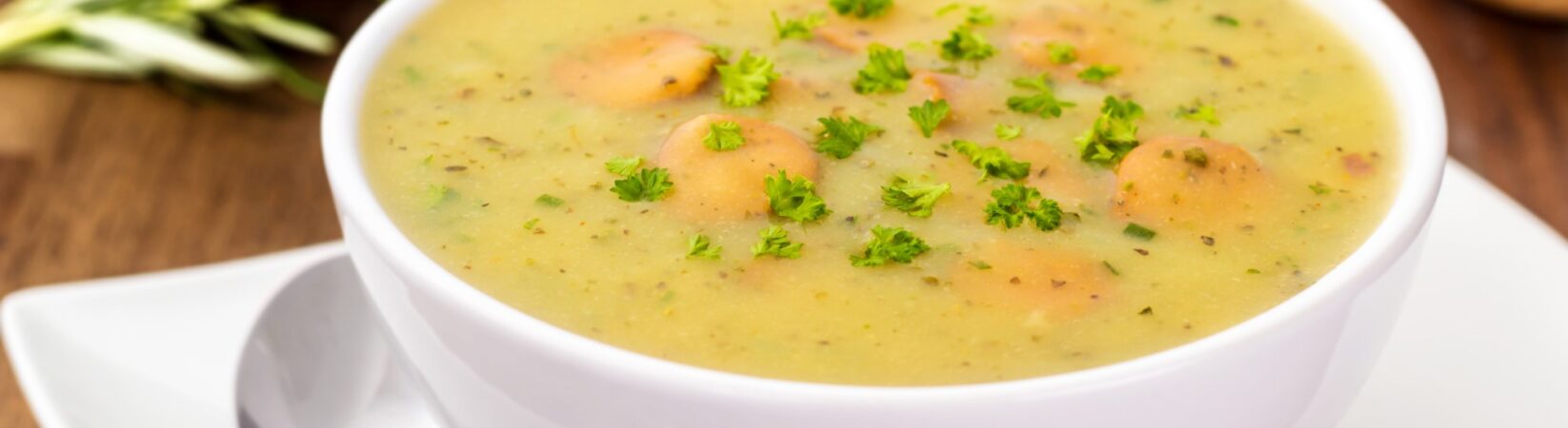 Kartoffelsuppe mit Sellerie und Möhren