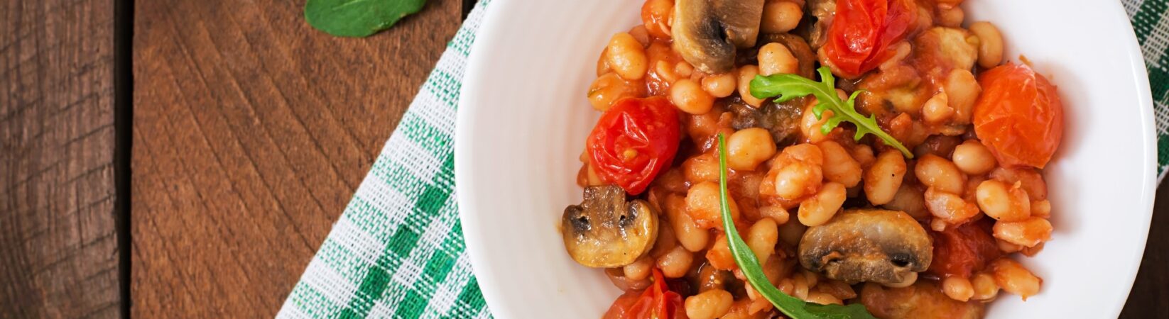 Bohneneintopf mit Champignons und Tomaten