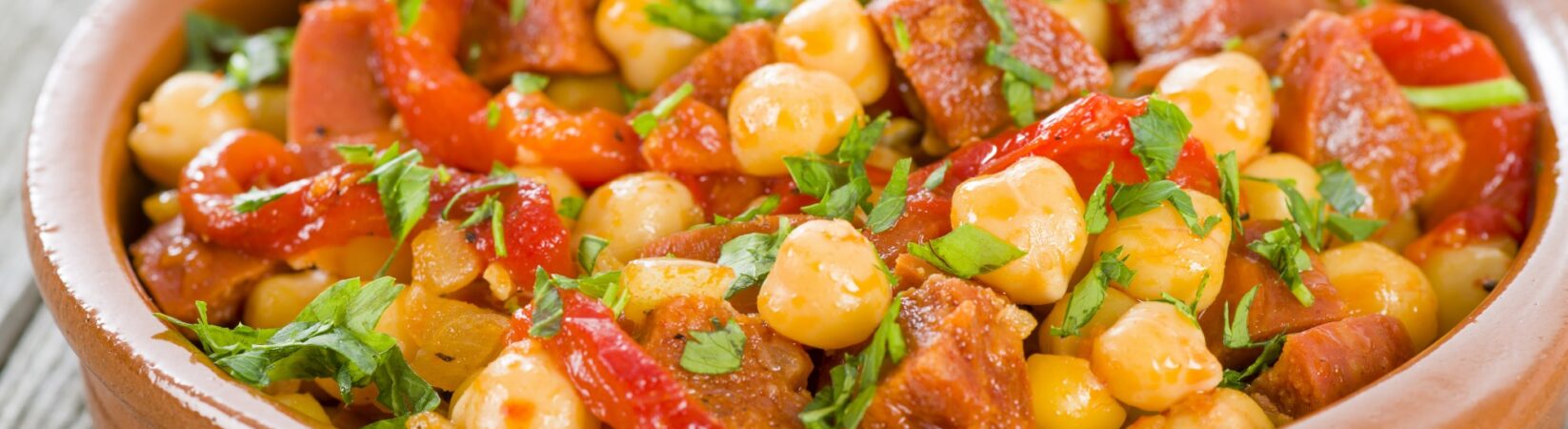 Spanische Kichererbsenpfanne mit Chorizo