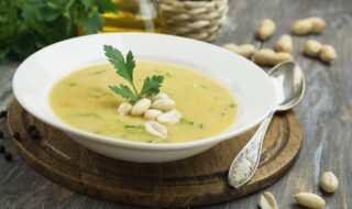 Kichererbsensuppe mit Erdnüssen
