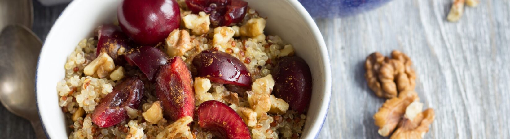 Quinoa-Milchreis mit Kirschen und Ingwer