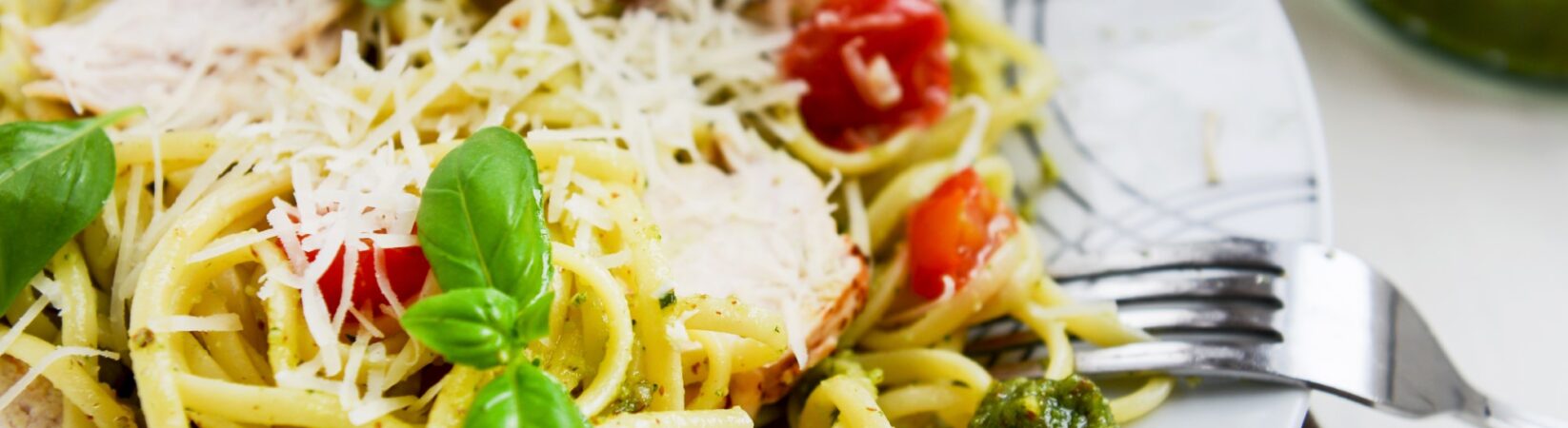 Spaghetti mit Hähnchenbrust und Tomaten