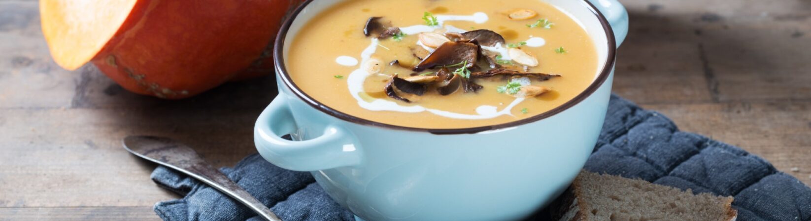 Kürbiscremesuppe mit Champignons