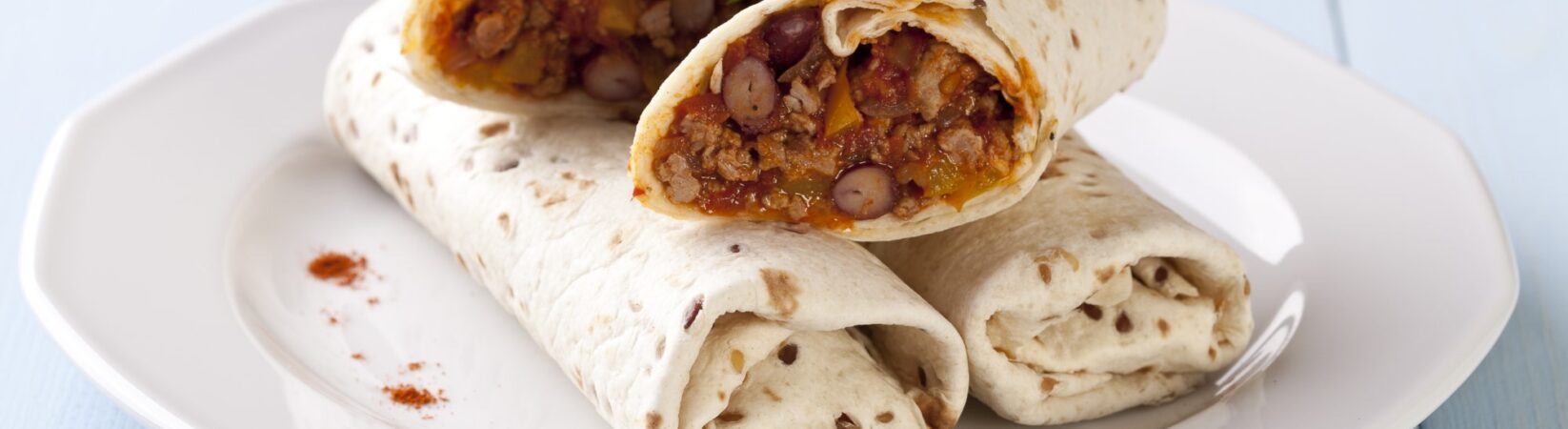 Wrap mit Hackfleisch, Kidneybohnen, Paprika und Tomaten