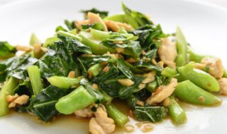 Mangold-Spargel-Pfanne mit Geflügel