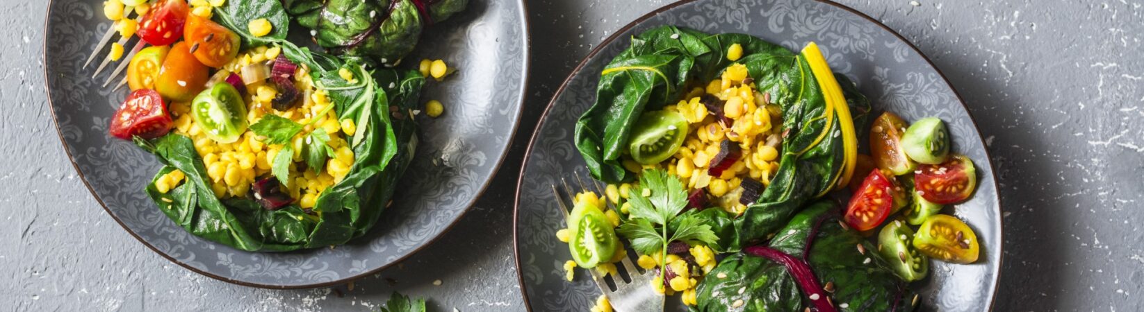 Mangold-Taschen mit Currylinsen und Tomaten