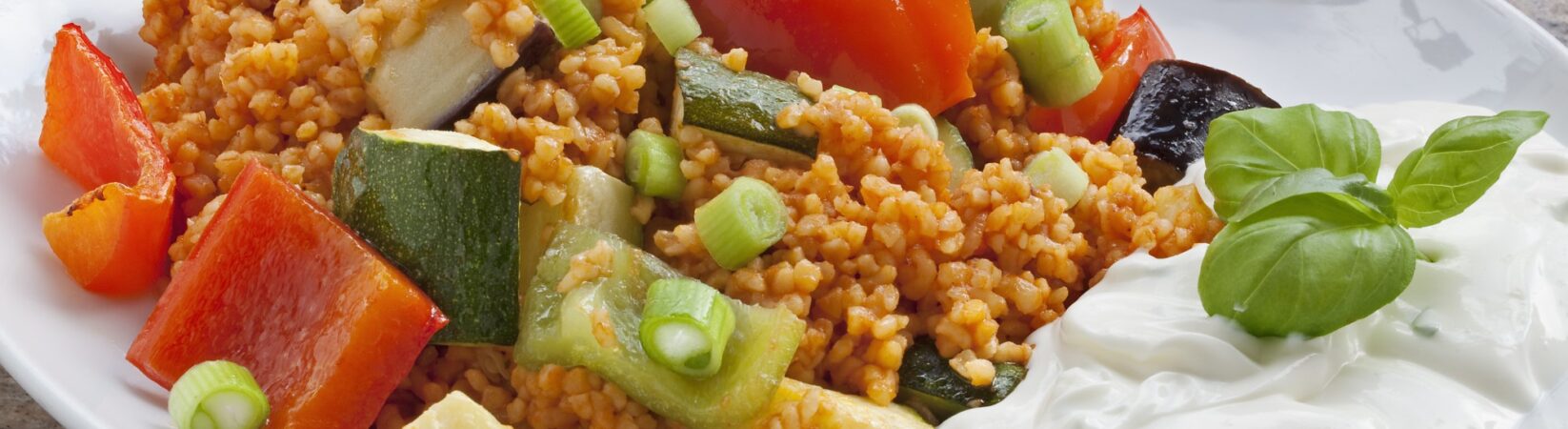 Mediterraner Bulgur mit Zaziki