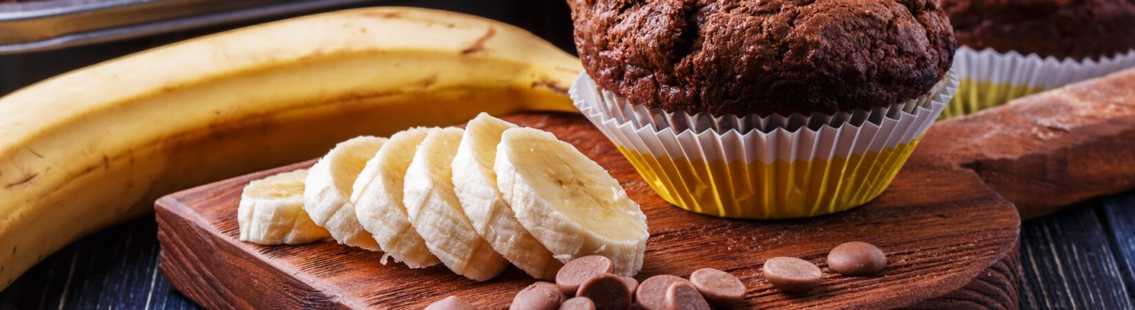 Bananen-Schoko-Muffins mit Nüssen