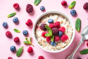 Bananen-Porridge mit Beeren