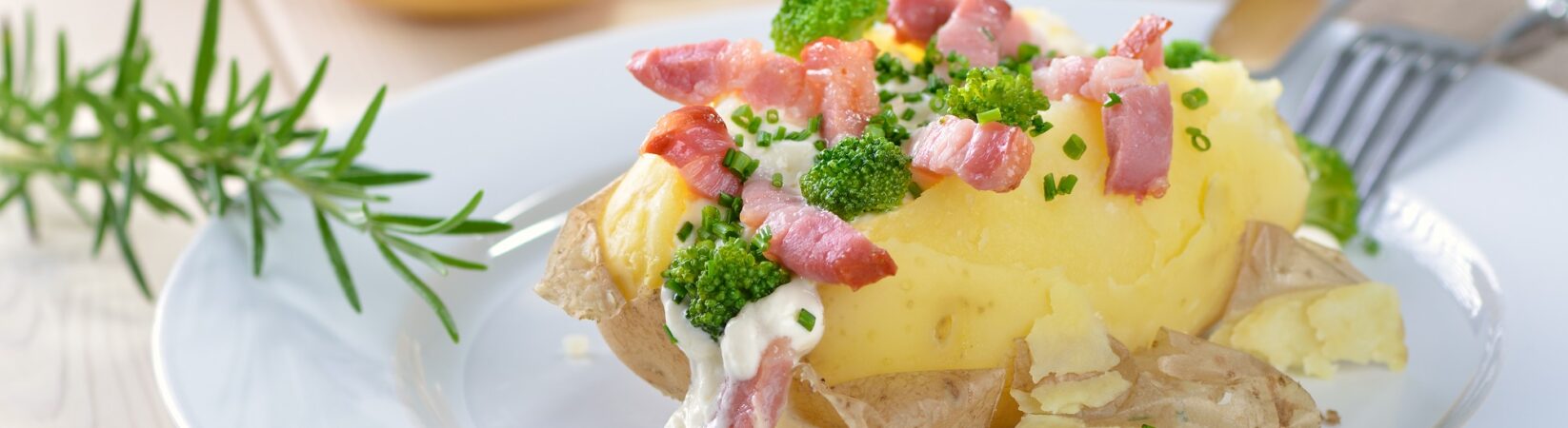 Kartoffeln mit Brokkoli, Speck und Schnittlauch