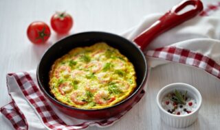 Omelett mit Krabben und Zucchini Omelett mit Krabben und Zucchini