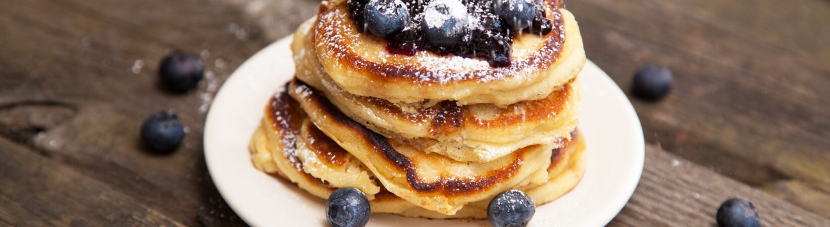 Bananen-Pancakes mit Blaubeeren