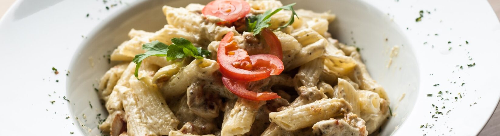 Pasta mit Champignons in Sahne-Sauce